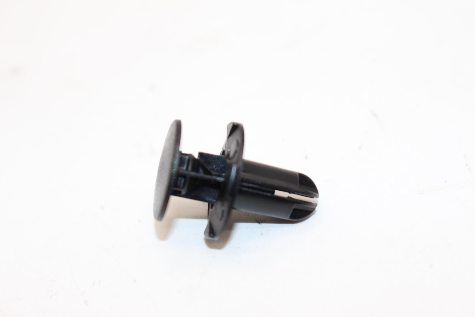 Clip Serviceklappe Unterfahrschutz Hyundai Kona Ioniq Elantra 14206-08250-B neu