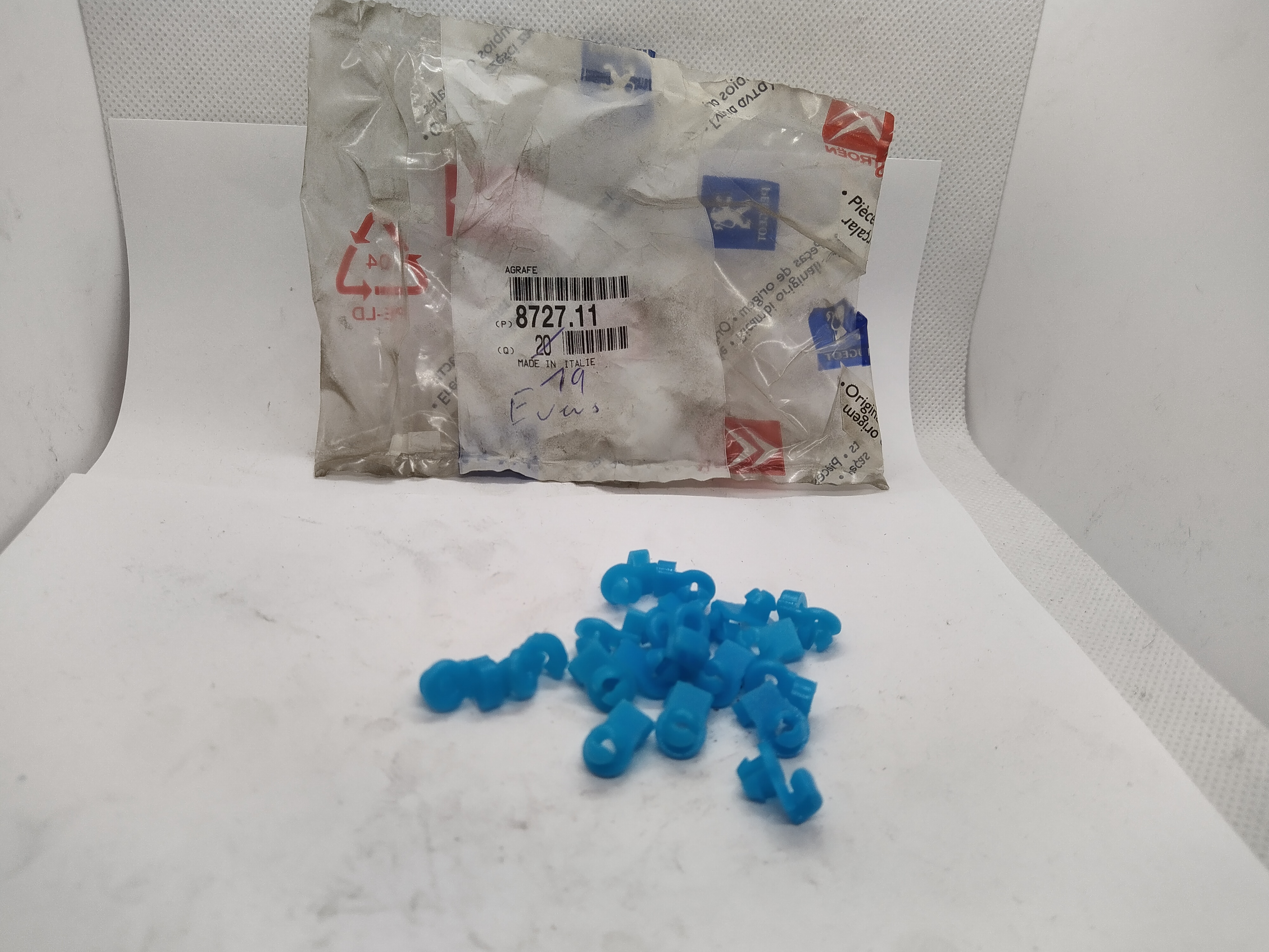 Citroen / Peugeot TÜRBETÄTIGUNGSSTREBENKLAMMER 872711 NEU NOS