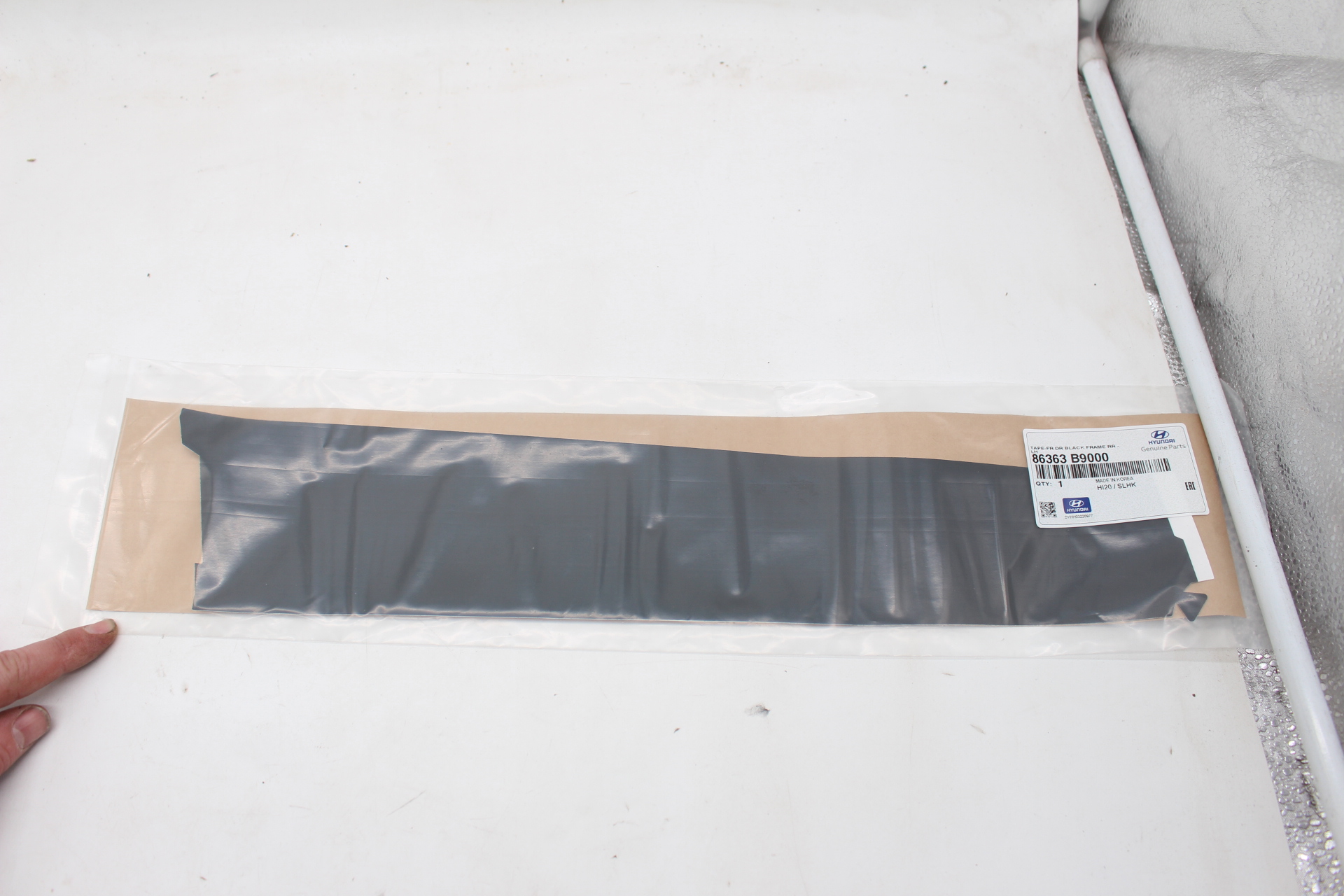 Zierfolie B-Säule links Hyundai i10 2013-2016 86363B9000 schwarz