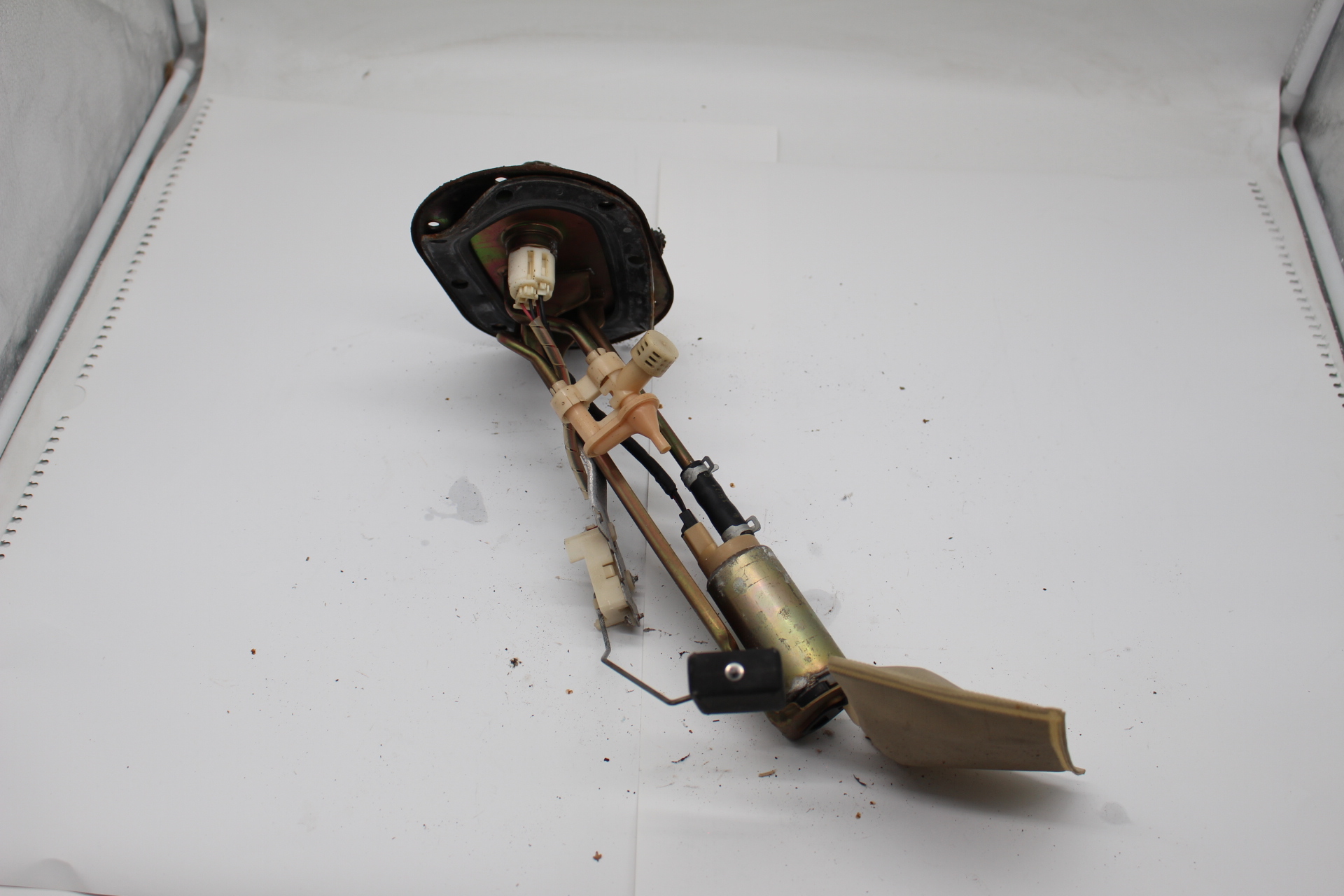 Benzinpumpe Kraftstoffpumpe 42021FE000 für Subaru Impreza WRX GD GG 01-04 RHD