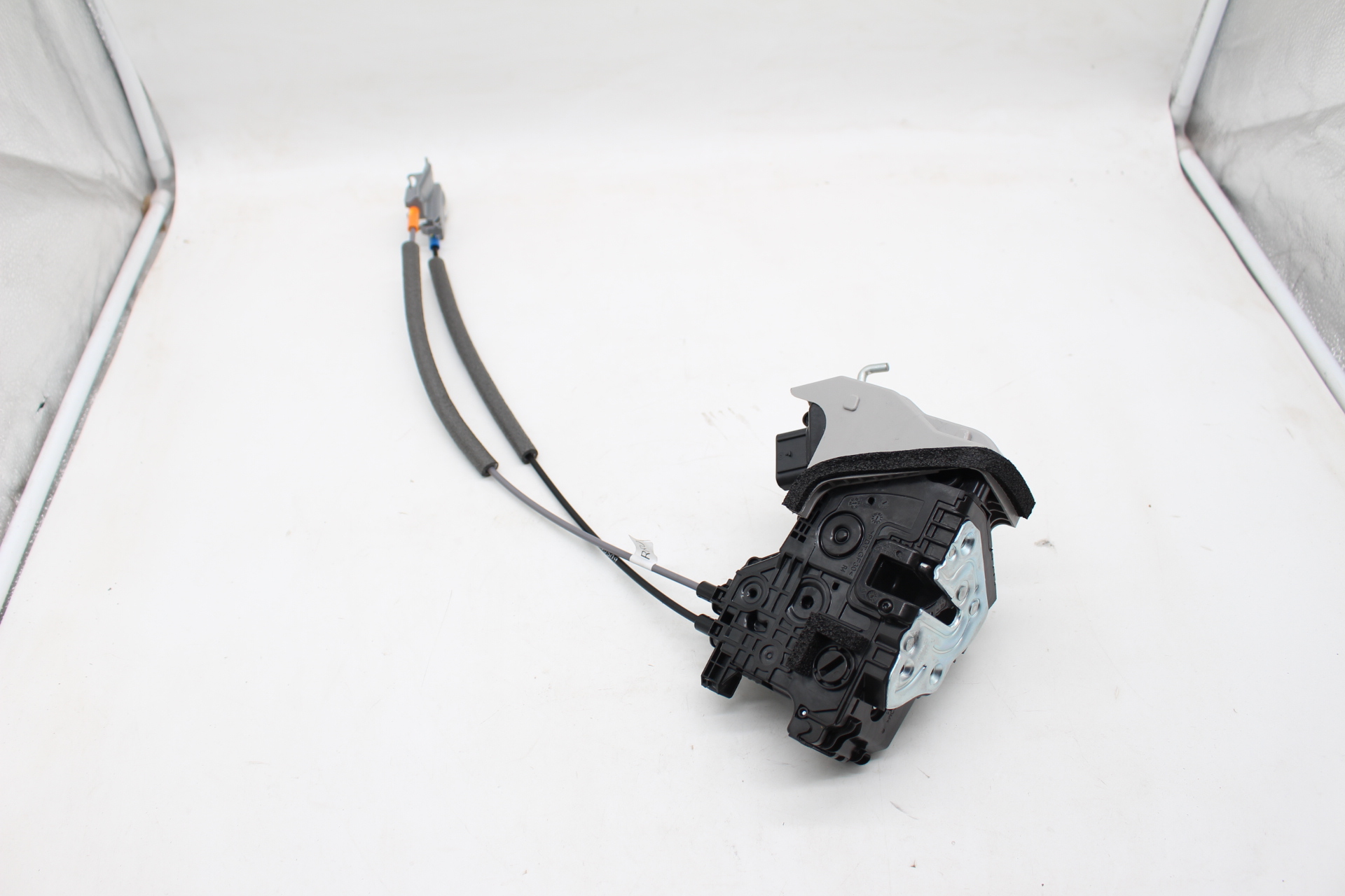 Hyundai Kona Türschloss hinten rechts 81420-J9000 Door Lock Kauai