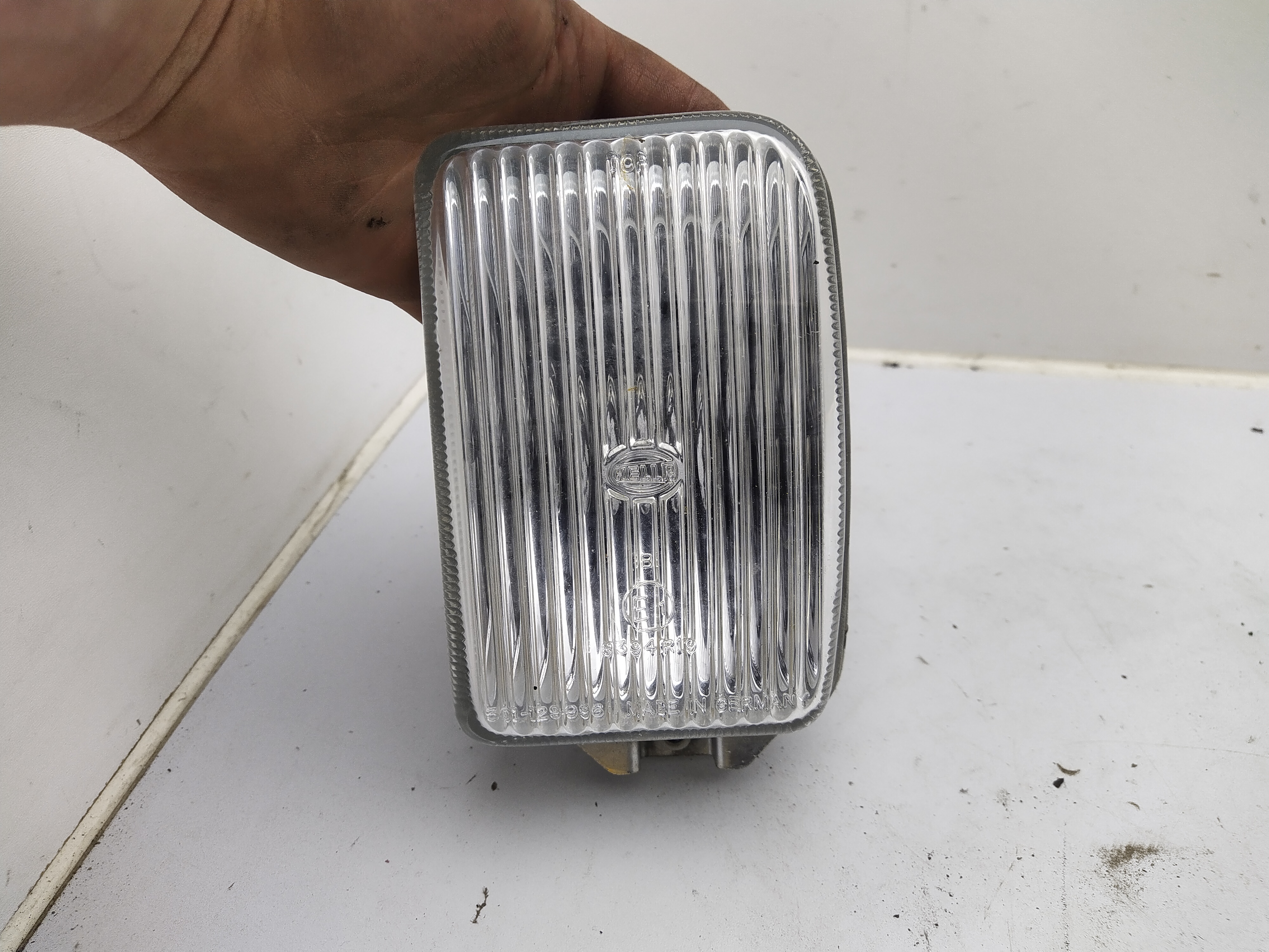 Hella Nebelscheinwerfer links für Passat 23b 2/85->3/88