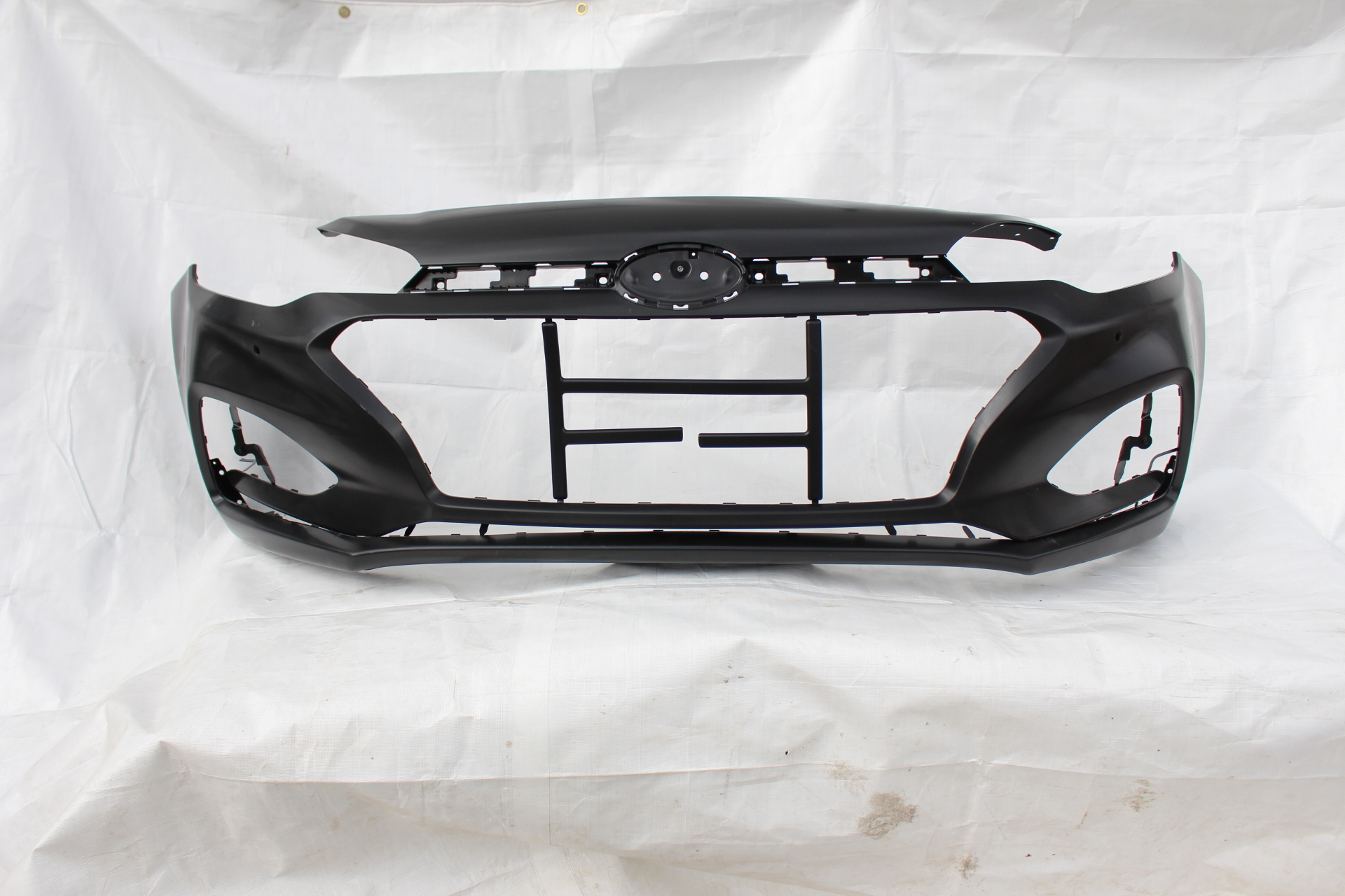 Stoßstange vorne Hyundai i20 2018-2020 86510C8AA0 Original Bumper